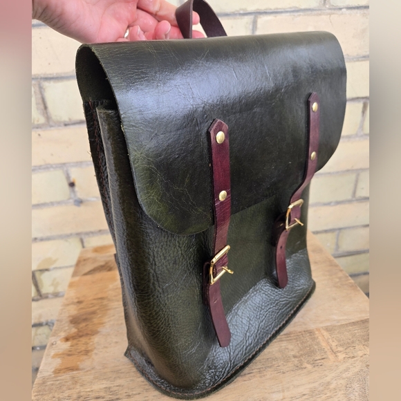 Vintage Leather Backpack - Picture 11 of 12